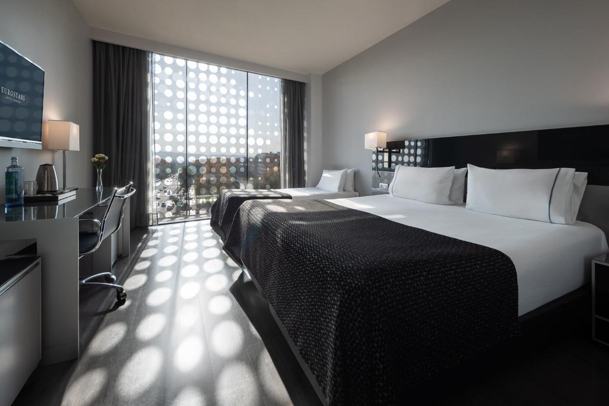 فندق يوروستارز بالاس قرطبة المظهر الخارجي الصورة A room at the hotel