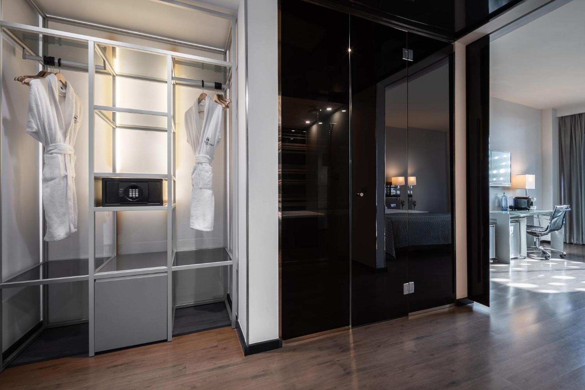 فندق يوروستارز بالاس قرطبة المظهر الخارجي الصورة The interior of the clinic