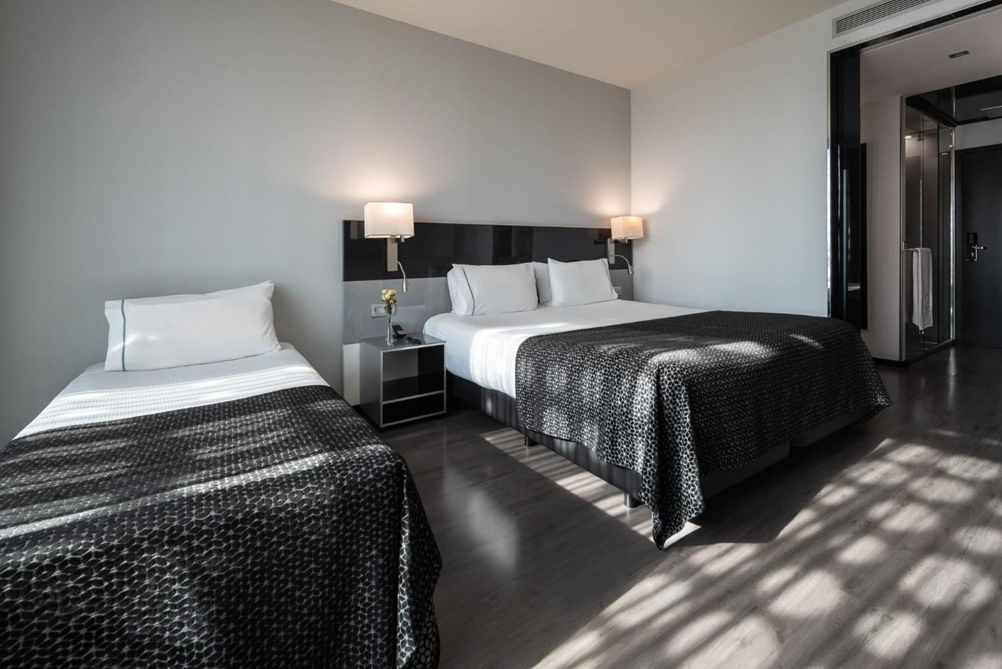 فندق يوروستارز بالاس قرطبة المظهر الخارجي الصورة A room at the hotel